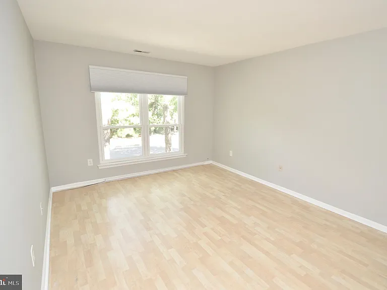 340 Woodlake Dr — Photo 18