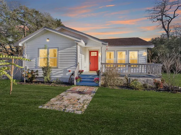 221 Carrell St, Tomball, TX 77375