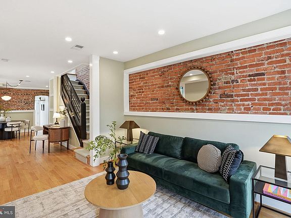 5th image of 1604 D St SE