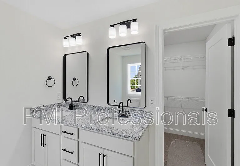 408 Legions Ct — Photo 6