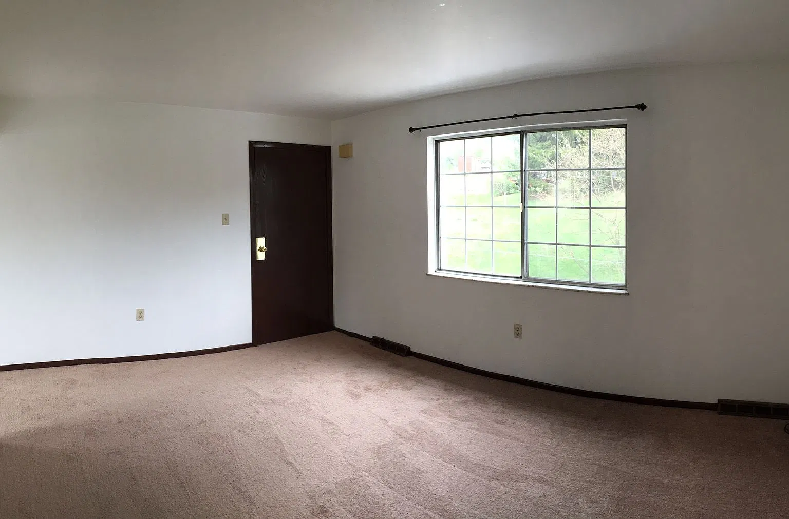 100 Hill Street — Photo 1