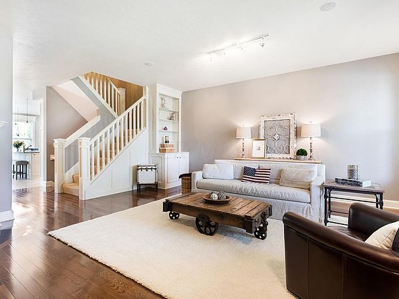 4th image of 3815 Sunshine Ct