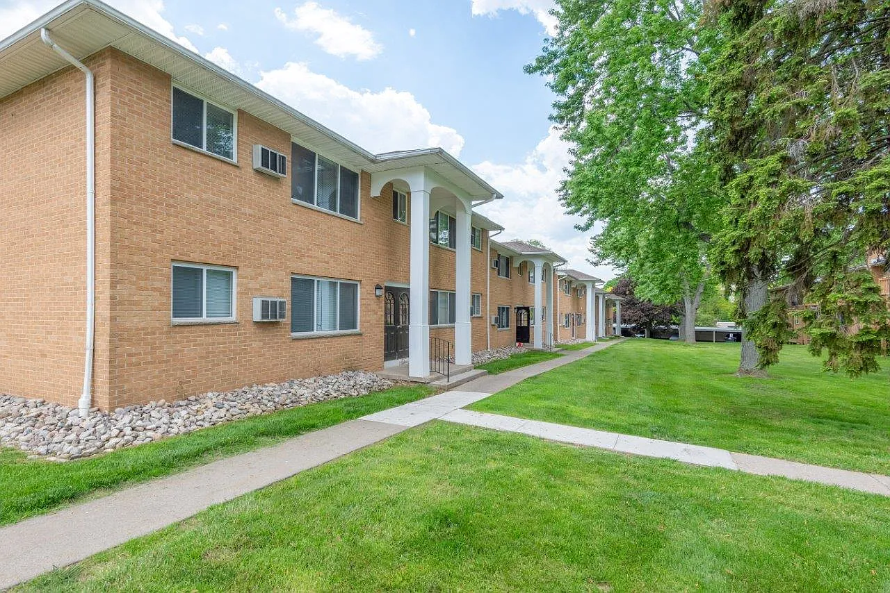 Creek Hill Apartment Homes — Photo 1