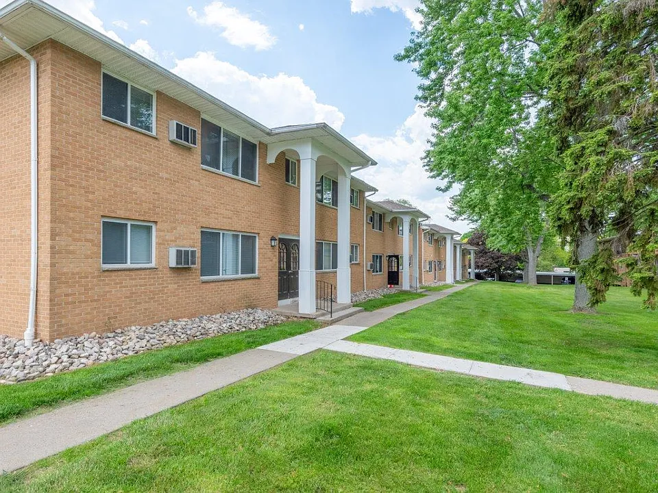 Creek Hill Apartment Homes