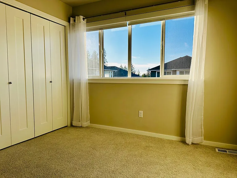 2nd floor - Bedroom 1