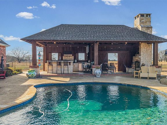 2nd image of 2560 County Road 4708