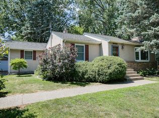 2029 Hazelwood St N, Maplewood, MN 55109