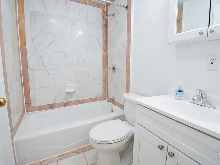 186 Orchard St #6RN — Photo 6