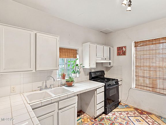 5th image of 1804 S Santa Cruz Ln