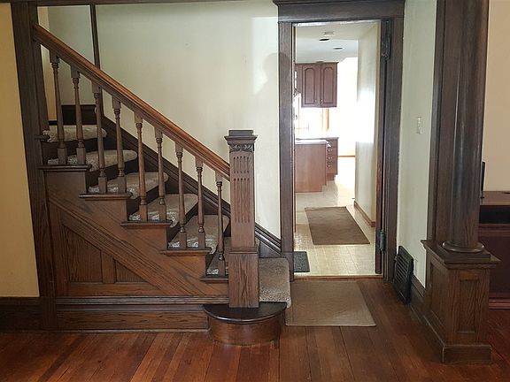 2nd image of 945 Grant Ave