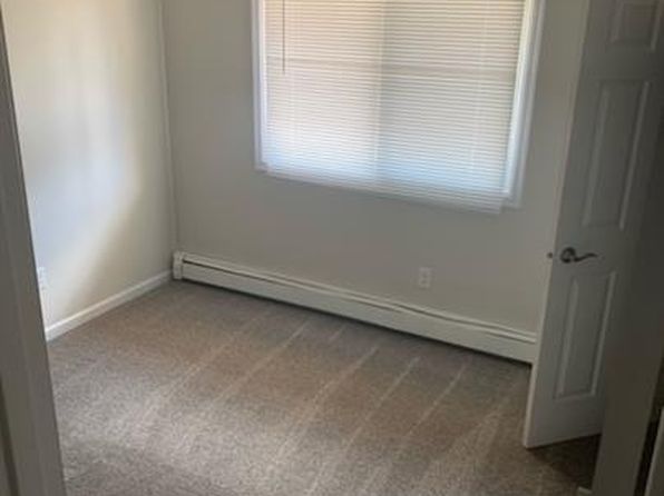 2131 Basswood Ln APT 4