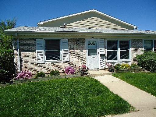 1st image of 1311 Kingsbury Dr Unit A