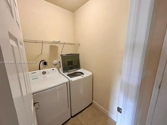 14435 SW 16th St — Photo 14