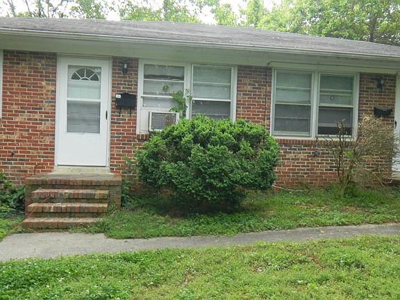 2nd image of 107 W Stinson St #B