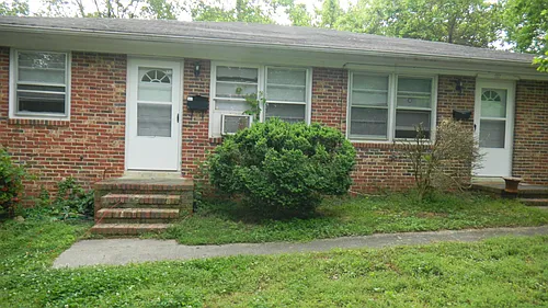 107 W Stinson St Photo 1