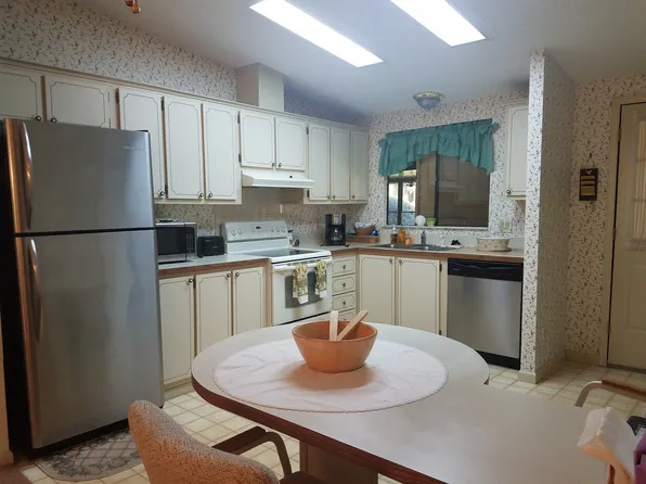 1653 Kiley Ct, Lady Lake, FL 32159