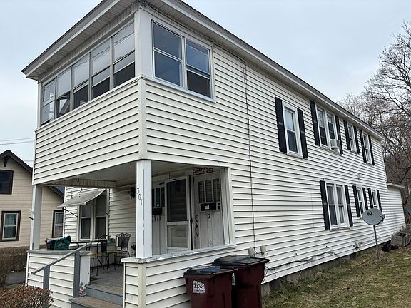 SIDE OF HOUSE ENTRANCE