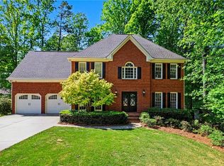 5702 Fallsbrook Ln NW, Acworth, GA 30101