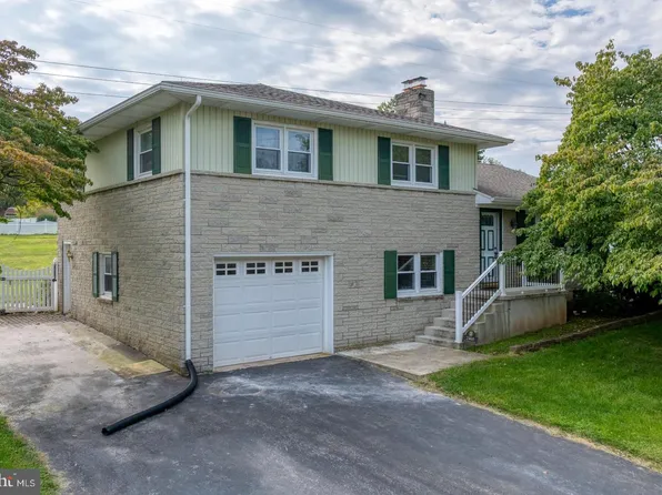 2460 Wyndhurst Ct, York, PA 17408