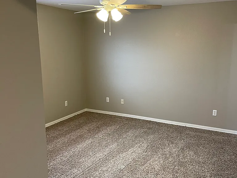 2842 S Meadowbrook Ave #2 — Photo 7