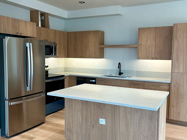 1622 W Antler Ave — Photo 5