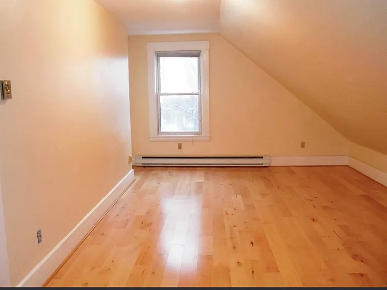 129B Brown St #129B — Photo 14