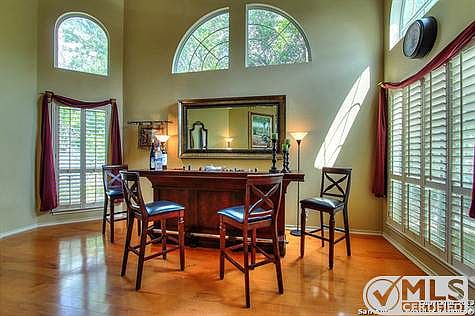 4th image of 12239 Farview Ln
