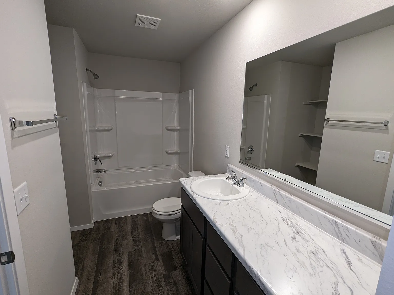 3 bed, 1201 sqft, $1,650 — Photo 4