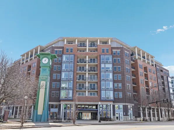 437 W Division St APT 310, Chicago, IL 60610