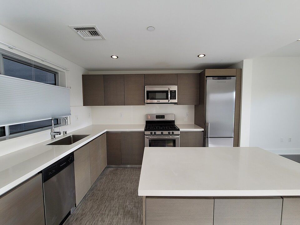 1st image of 1730 Sawtelle Blvd APT 202