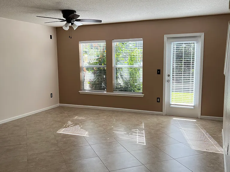 5906 Brice Ct — Photo 4