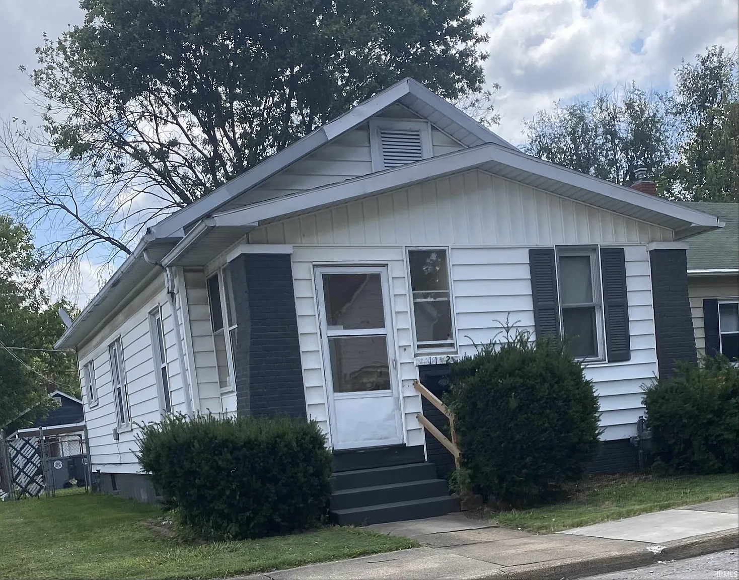1112 S Harlan Ave photo 1