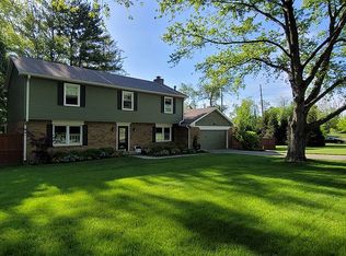 592 Memory Ln, Carmel, IN 46032