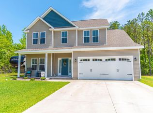 305 Big Pine Ct, Swansboro, NC 28584