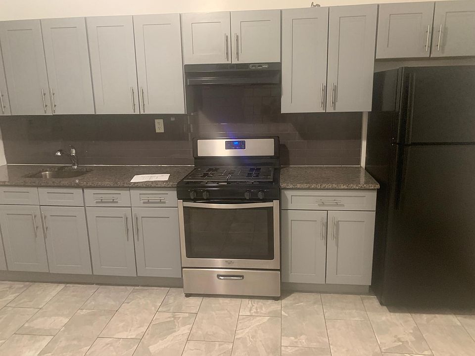 1st image of 141 Wilson Ave APT 1R