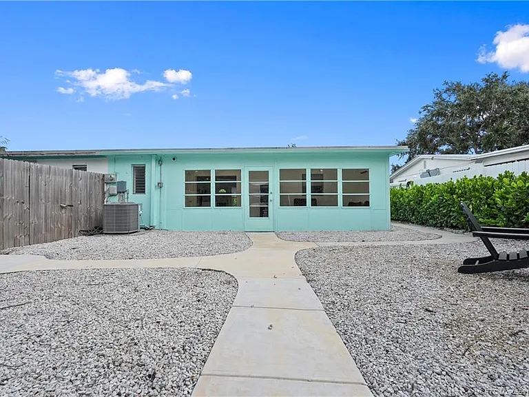 30 SW Hideaway Pl — Photo 20
