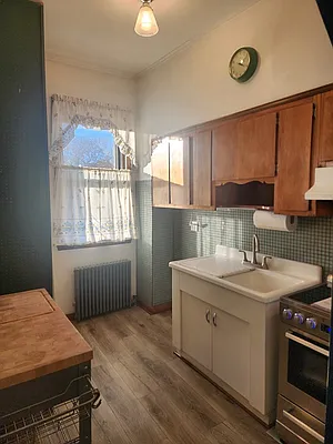 Rented by NY Metro Realty Group | media 2