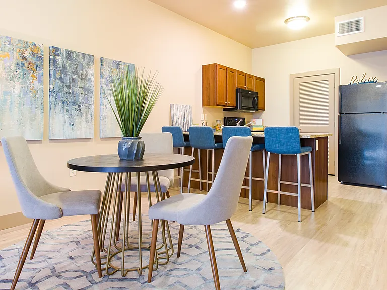 Sugar House Apartments By Urbana — Photo 31