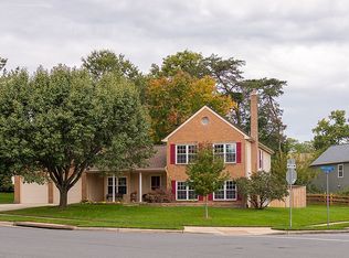 107 Seneca Ridge Dr, Sterling, VA 20164