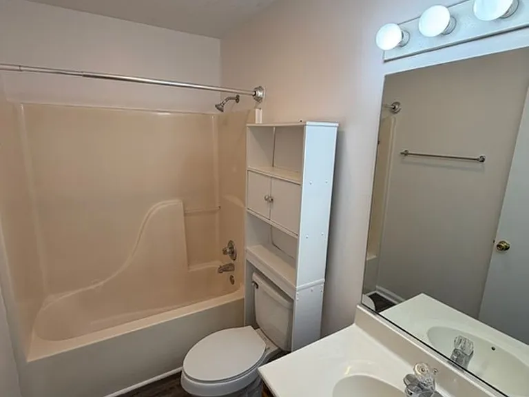 159-165 Anglea Cir — Photo 10