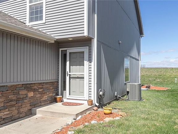 4th image of 12772 Walker Ave