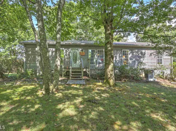 226 Blazing Star Ln, Dillard, GA 30537