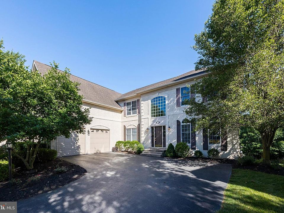 1st image of 266 River Crest Dr