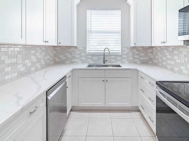 356 SE Bloxham Way — Photo 10