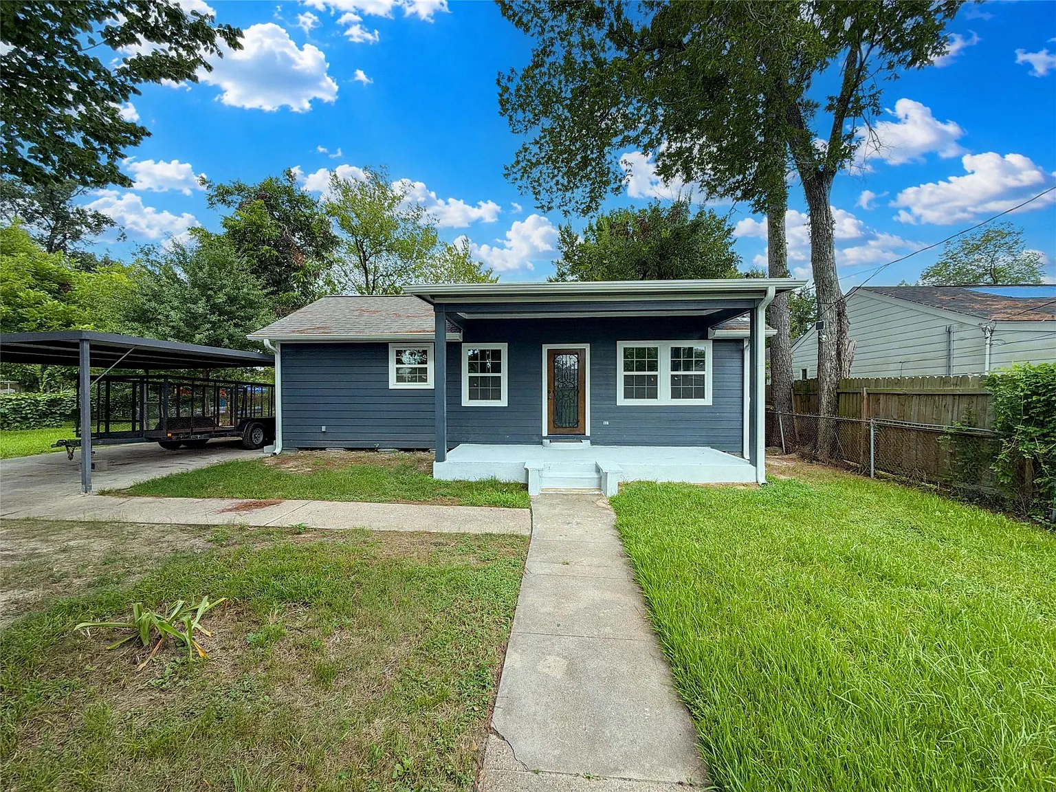 3 bed, 2.0 bath, 958 sqft, $2,100 — Photo 2