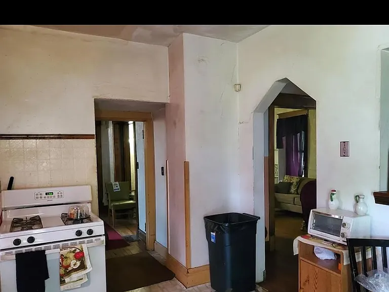 311 N Sunset Ave — Photo 7