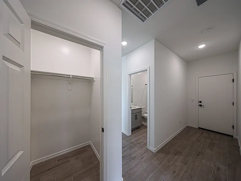 5633 W McNeil St — Photo 35
