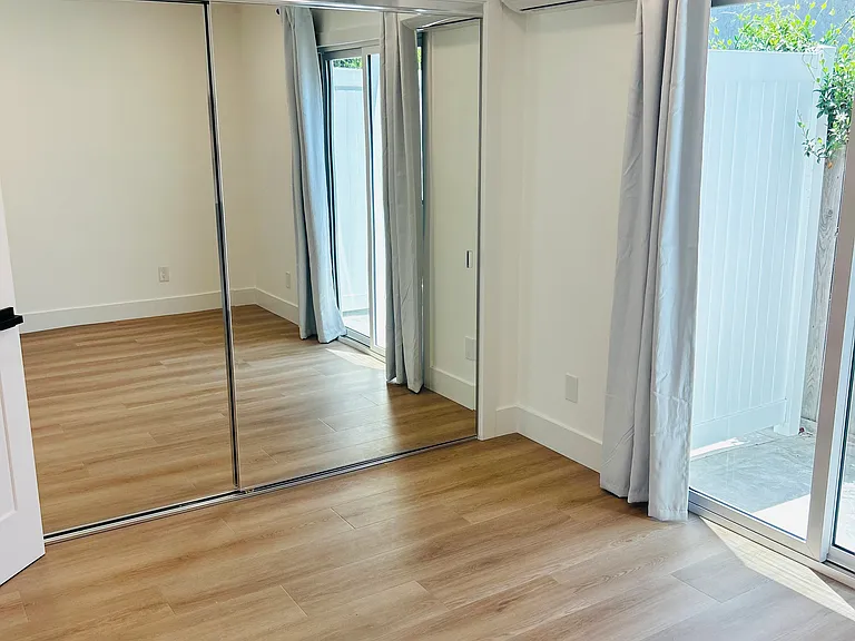 6281 Balmoral Dr #2 — Photo 24