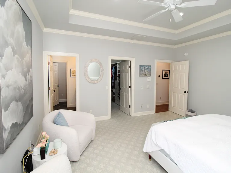 1401 NE Dysart Woods Ln — Photo 22