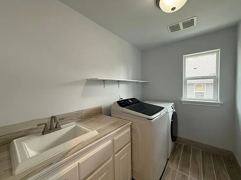 123 148th Pl SW — Photo 40